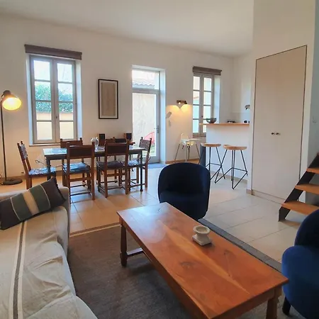 Maison De Village Facon Loft, Avec Cour Et Airco, Dans Le Centre Historique LʼIsle-sur-la-Sorgue Exterior foto
