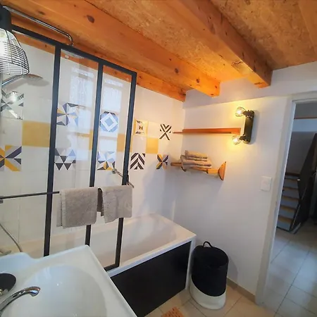 Maison De Village Facon Loft, Avec Cour Et Airco, Dans Le Centre Historique LʼIsle-sur-la-Sorgue Exterior foto