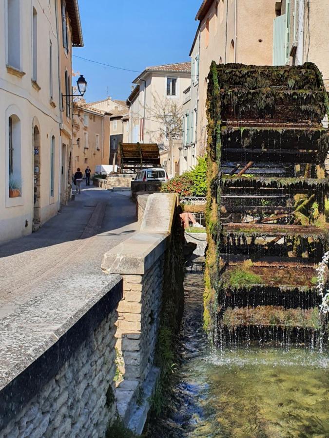 Maison De Village Facon Loft, Avec Cour Et Airco, Dans Le Centre Historique Holiday home L'Isle-sur-la-Sorgue