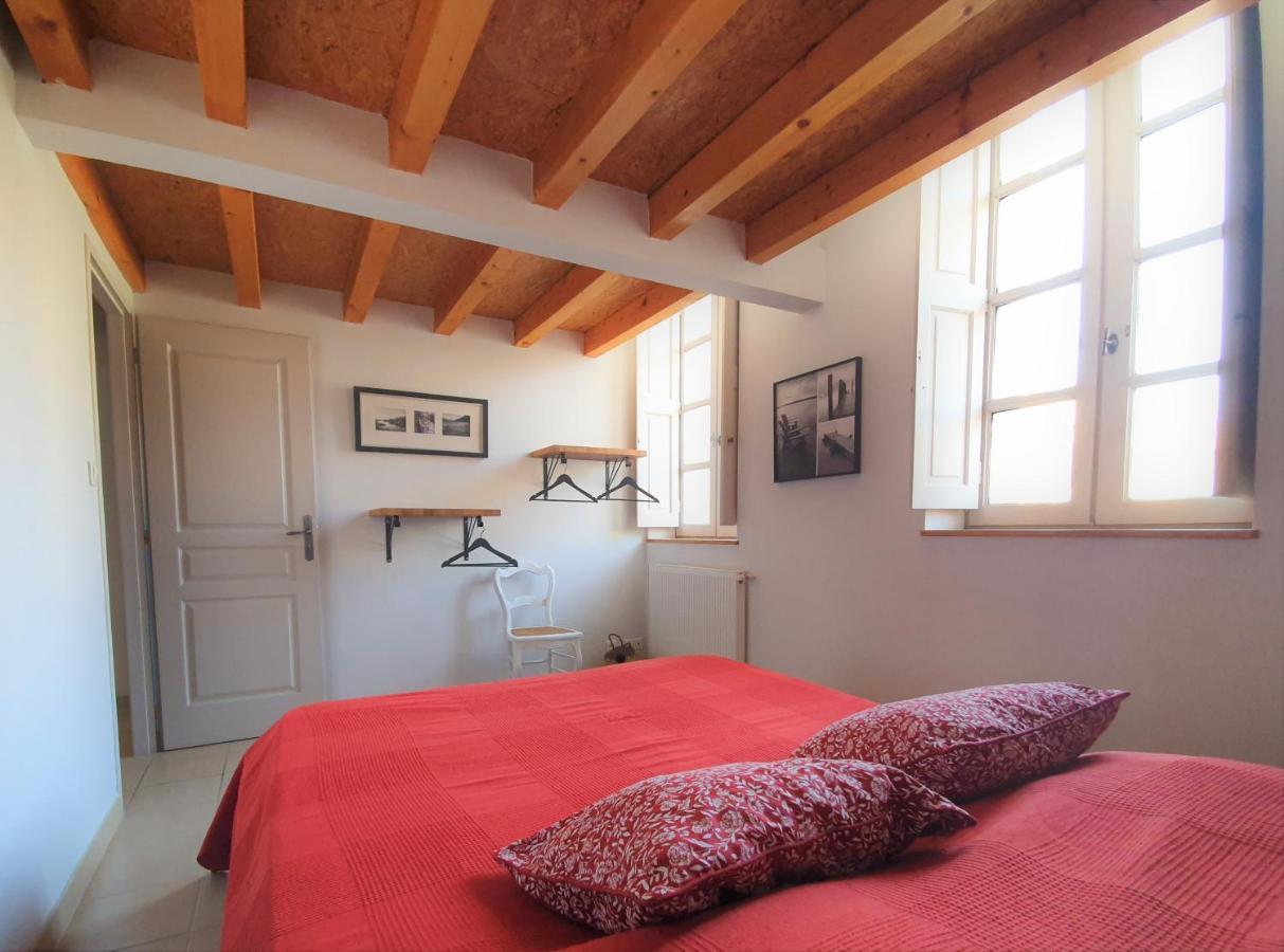 Maison De Village Facon Loft, Avec Cour Et Airco, Dans Le Centre Historique