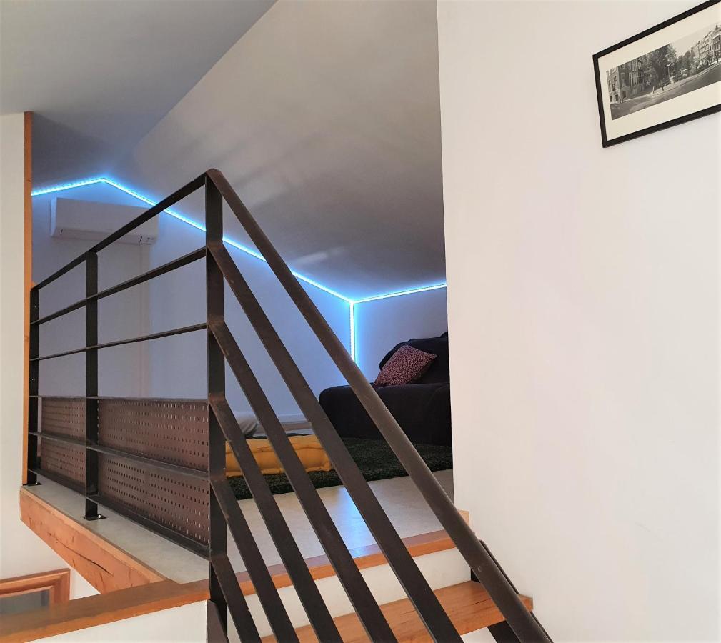 Maison De Village Facon Loft, Avec Cour Et Airco, Dans Le Centre Historique Сasa de vacaciones LʼIsle-sur-la-Sorgue